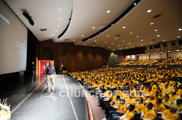 yellow shirt, volunteers