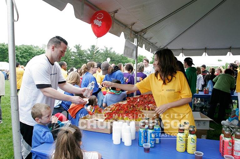 World Mission Society Church of God, WMSCOG, Church of God, Walk now for autism speaks, autism awareness, autism research, bergen community college, paramus volunteer, yellow shirts, family fun, children,