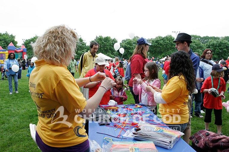 World Mission Society Church of God, WMSCOG, Church of God, Walk now for autism speaks, autism awareness, autism research, bergen community college, paramus volunteer, yellow shirts, family fun, children,