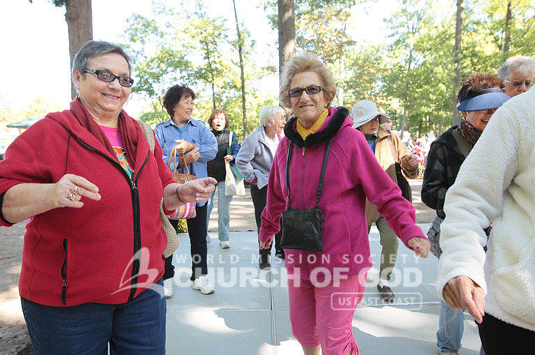 Bergen County Senior Picnic, world mission society church of god, paramus, board of chosen freeholders, senior citizens, chris christie, hurricane sandy, yellow shirts,