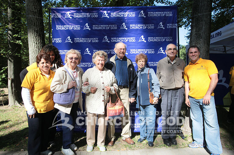 Bergen County Senior Picnic, world mission society church of god, paramus, board of chosen freeholders, senior citizens, chris christie, hurricane sandy, yellow shirts,
