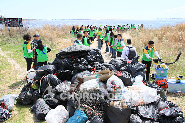 World Mission Society Church of God, WMSCOG, Cleanup, Jamaica Bay, Beach, Environment, Environmental Cleanup, Volunteer, New York, Passover, American Littoral Society