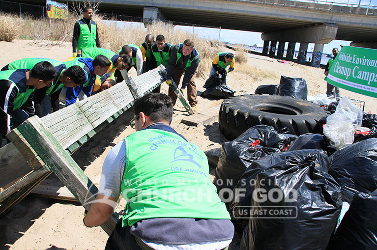World Mission Society Church of God, WMSCOG, Cleanup, Jamaica Bay, Beach, Environment, Environmental Cleanup, Volunteer, New York, Passover, American Littoral Society