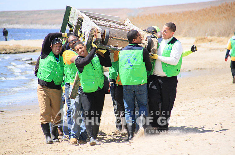 World Mission Society Church of God, WMSCOG, Cleanup, Jamaica Bay, Beach, Environment, Environmental Cleanup, Volunteer, New York, Passover, American Littoral Society