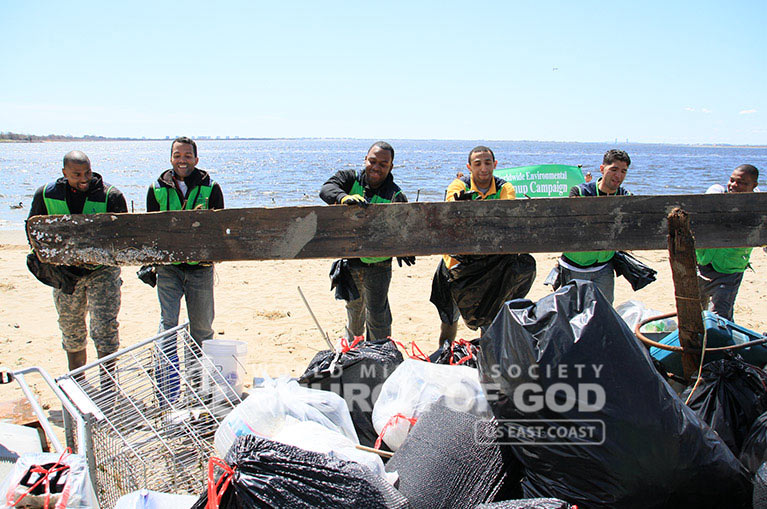World Mission Society Church of God, WMSCOG, Cleanup, Jamaica Bay, Beach, Environment, Environmental Cleanup, Volunteer, New York, Passover, American Littoral Society