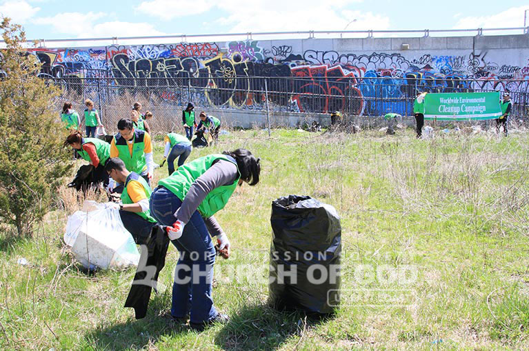 World Mission Society Church of God, WMSCOG, Cleanup, Jamaica Bay, Beach, Environment, Environmental Cleanup, Volunteer, New York, Passover, American Littoral Society