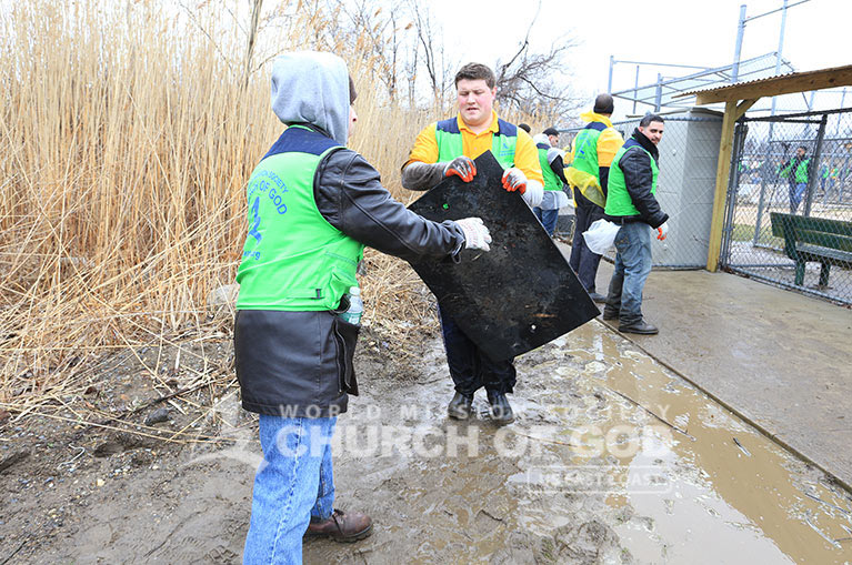 World Mission Society Church of God, WMSCOG, Cleanup, Jamaica Bay, Beach, Environment, Volunteerism, New York, Passover, American Littoral Society