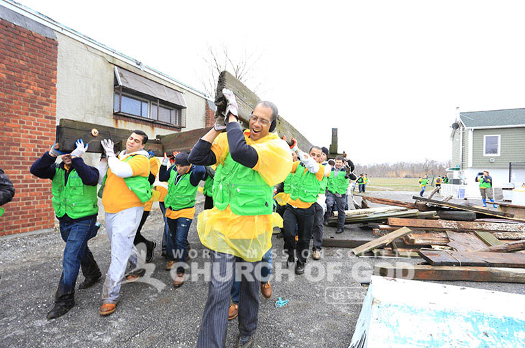 World Mission Society Church of God, WMSCOG, Cleanup, Jamaica Bay, Beach, Environment, Volunteerism, New York, Passover, American Littoral Society