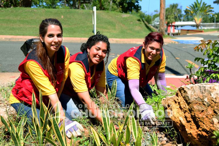 ASEZ, wmscog, world mission society church of god, PR, Puerto Rico, University of Puerto Rico, Aguadilla, cleanup, reduce crime, volunteerism, UPR