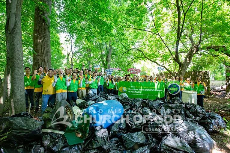 Group photo of ASEZ WAO during their Haverstraw Beach State Park Cleanup in New York.