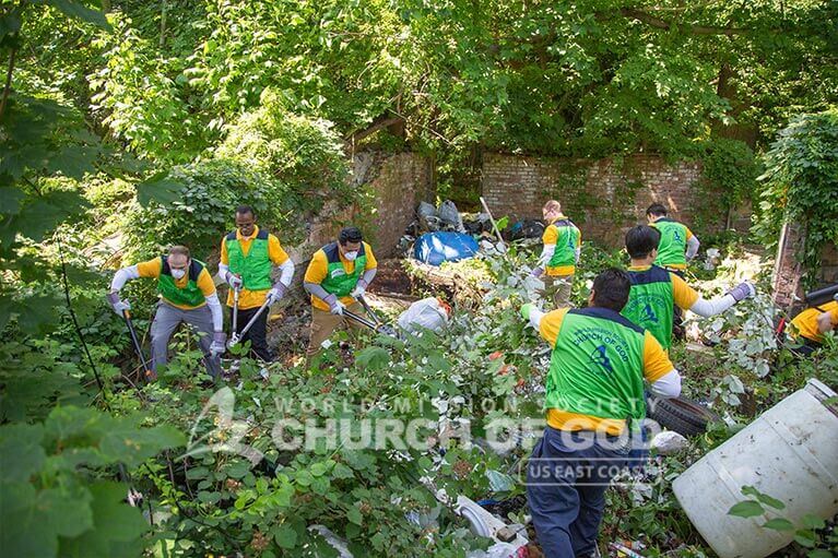 ASEZ WAO cleaning up Haverstraw Beach State Park.