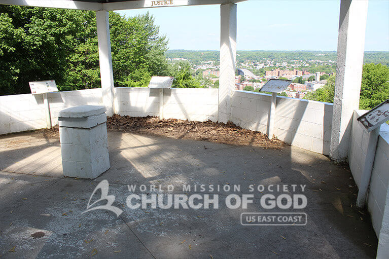 Before shot of the gazebo during the Prospect Park cleanup in Troy, NY